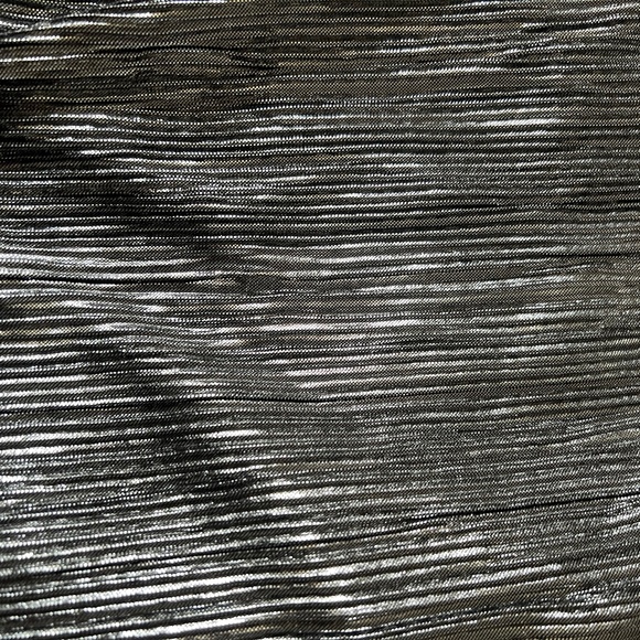 Silver Halter Top with knot (BRAND NEW w/ tag) - Picture 4 of 4